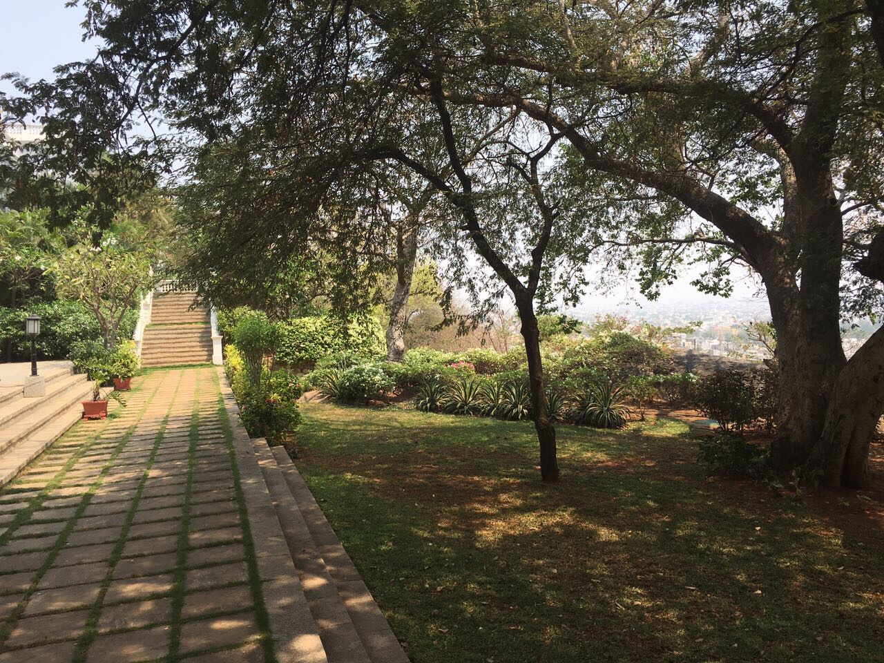 2000 feet above the city of Hyderabad this beautiful summer palace exudes romance and grandeur. Literally translated it means, like the sky...